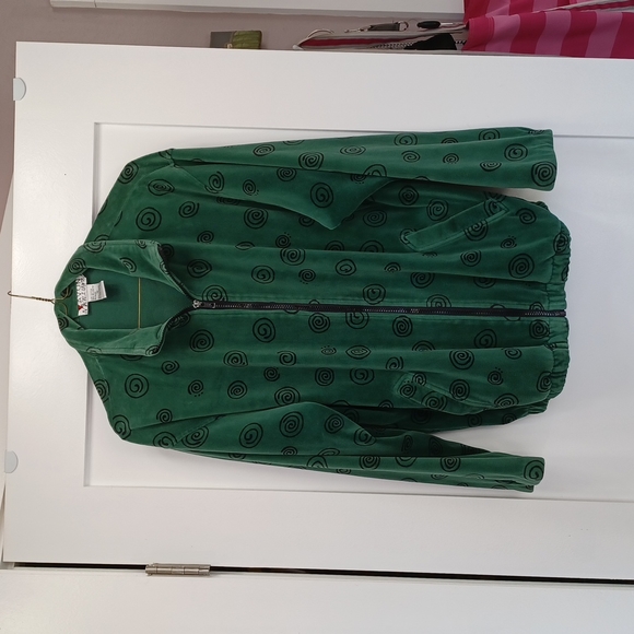 Velour soft green swirl design retro Irish St Patricks Day jacket - Picture 1 of 7